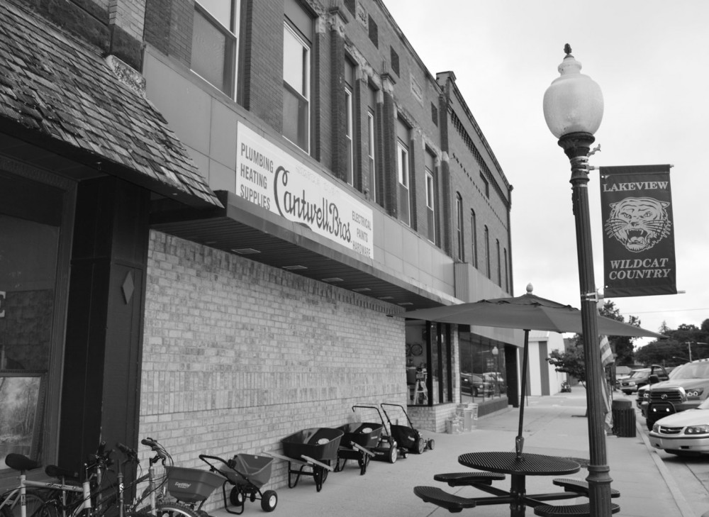 Located in Downtown Lakeview